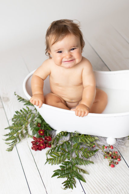sourire de bebe dans son bain